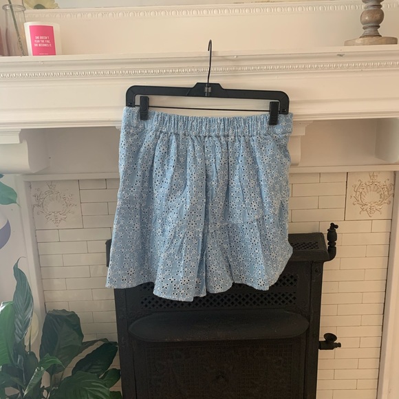 Blue lace shorts - Picture 5 of 7